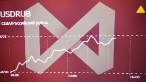 الروبل يصعد وبورصة موسكو تحلق إلى مستويات قياسية