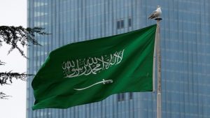 السعودية تغلّظ العقوبات على الموظفين المتغيبين